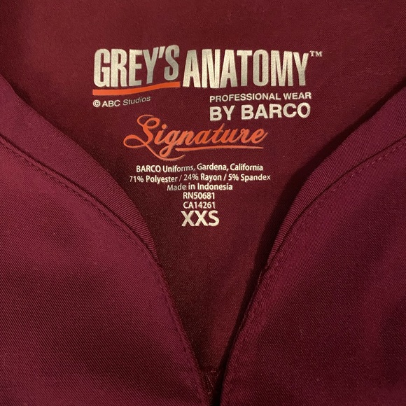 Grey’s Anatomy “Signature” Scrub Top - Picture 3 of 3